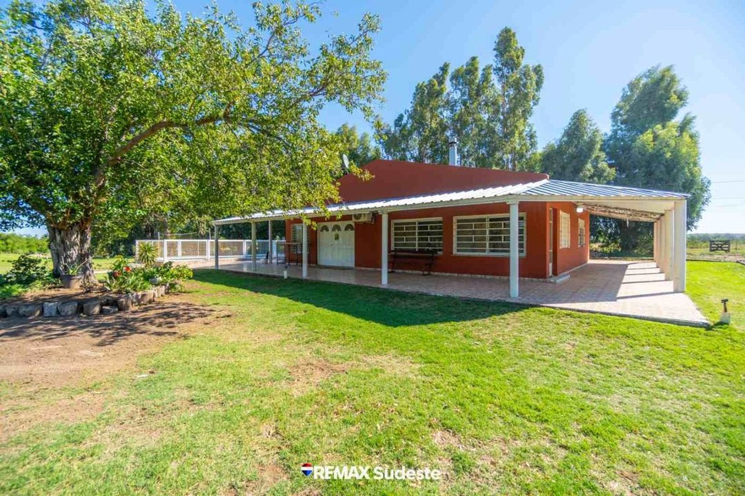 Venta quinta rural con doble vivienda y galpón