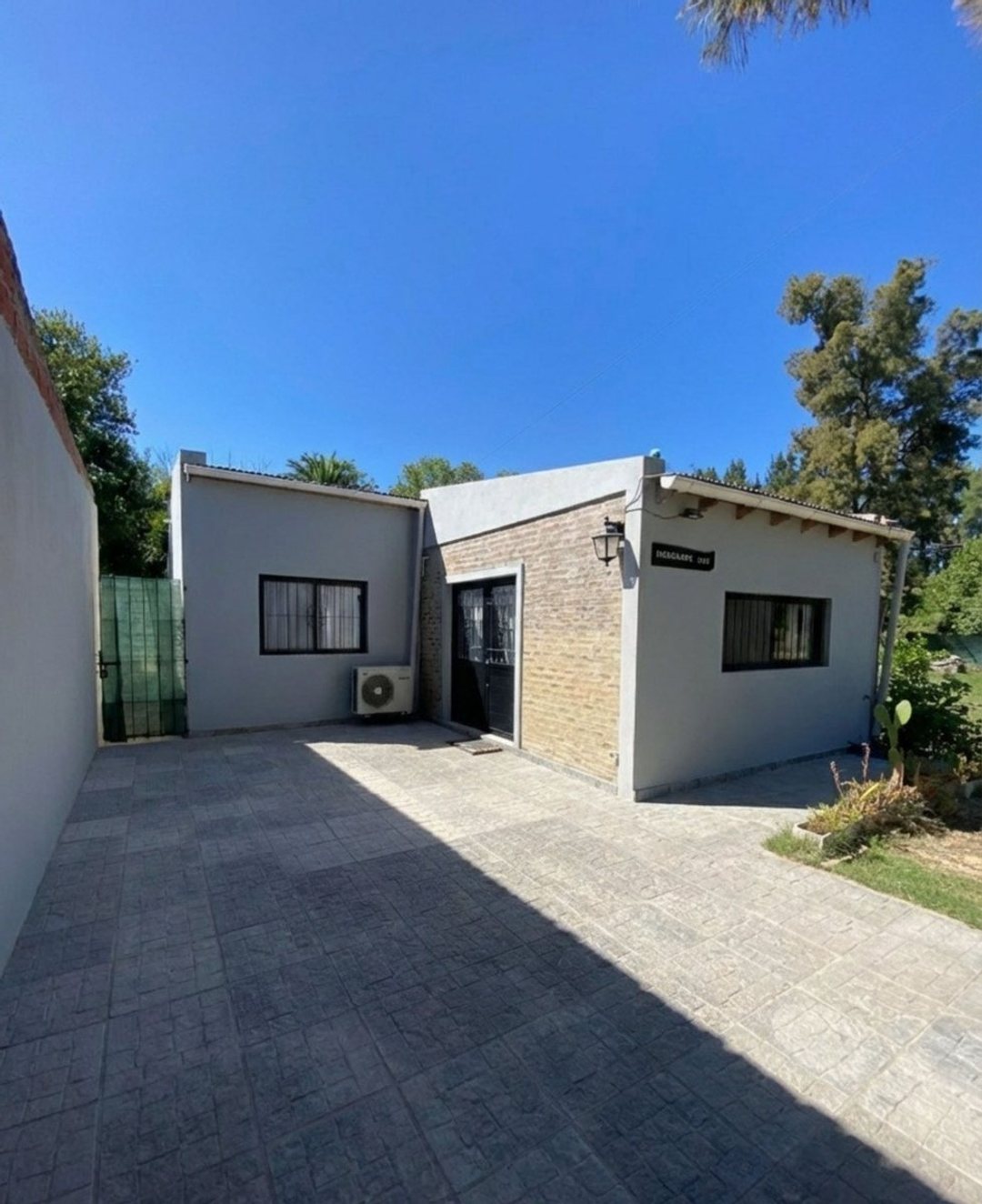 Casa PH venta 4 amb Brandsen con cochera y jardín