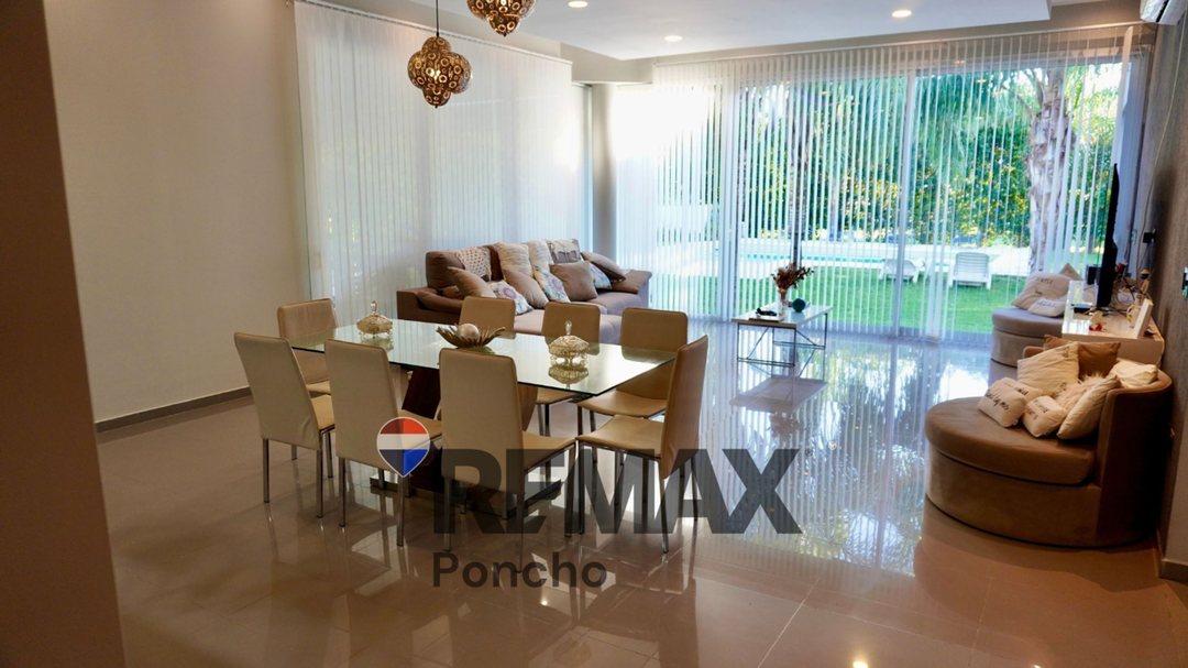 SE VENDE CASA EN COUNTRY 8 AMBIENTES PILETA