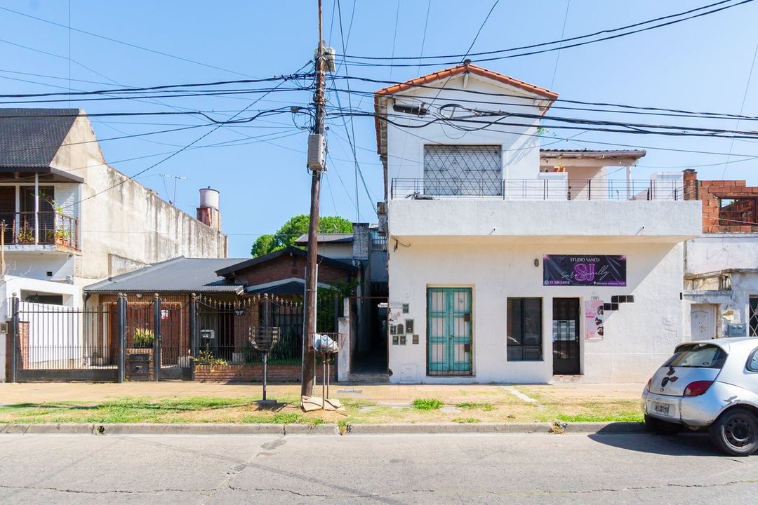 VENTA CASA DOS AMBIENTES MORON OPORTUNIDAD