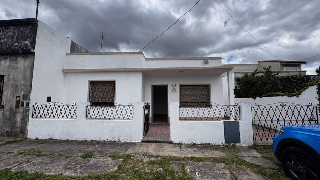 VENTA CASA  2 DORMITORIOS MERLO NORTE APTO CREDITO