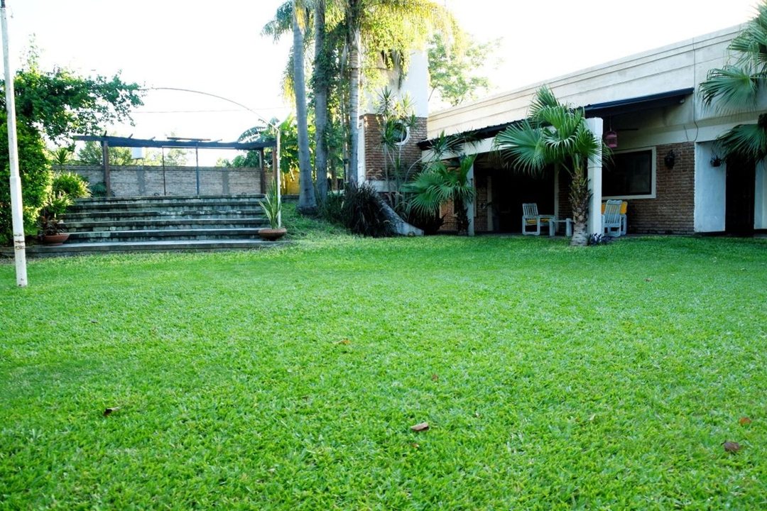 SE VENDE CASA EN RECONQUISTA, SOBRE F. ROSSI 2596
