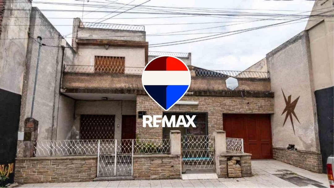 CASA 4 DORMITORIOS VENTA CON COCHERA MACROCENTRO