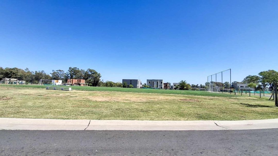 LOTE EN BARRIO SANTA SOFIA - PILAR DEL ESTE