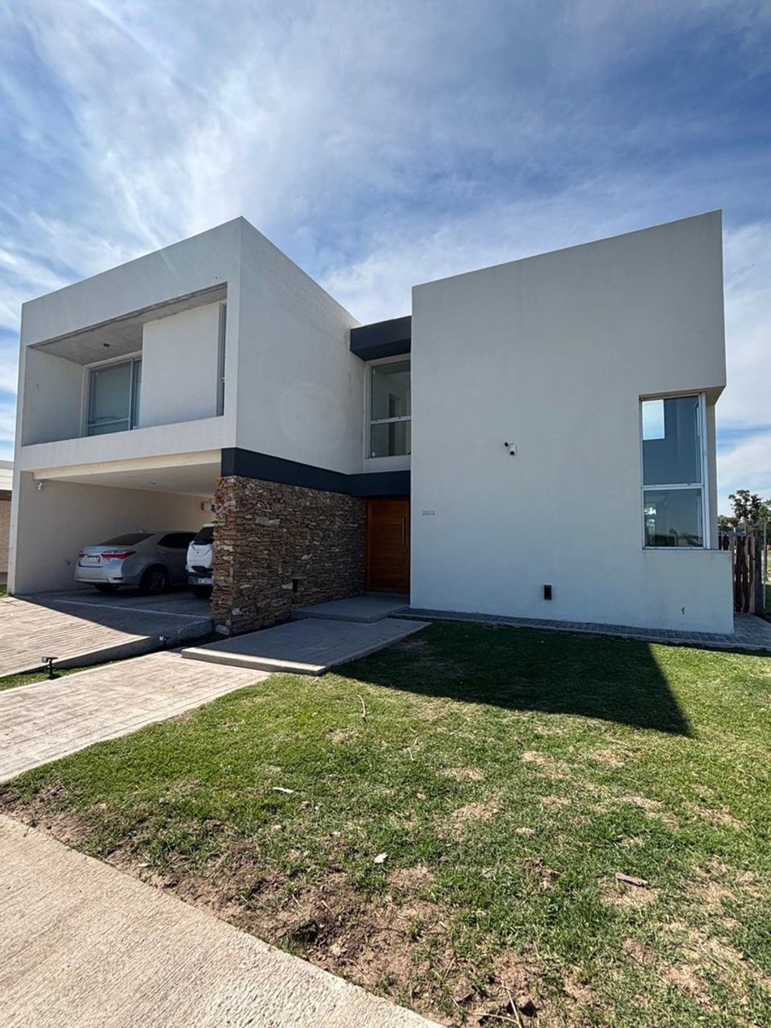 VENTA DE CASA 4 DORMITORIOS EN DON MATEO