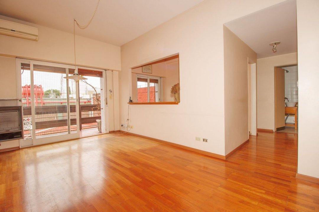 VENTA DEPTO. 3 AMB. LUMINOSO CON BALCÓN  CABALLITO