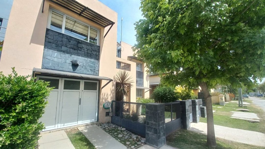 VENTA CASA SAN VICENTE 5 AMBIENTES