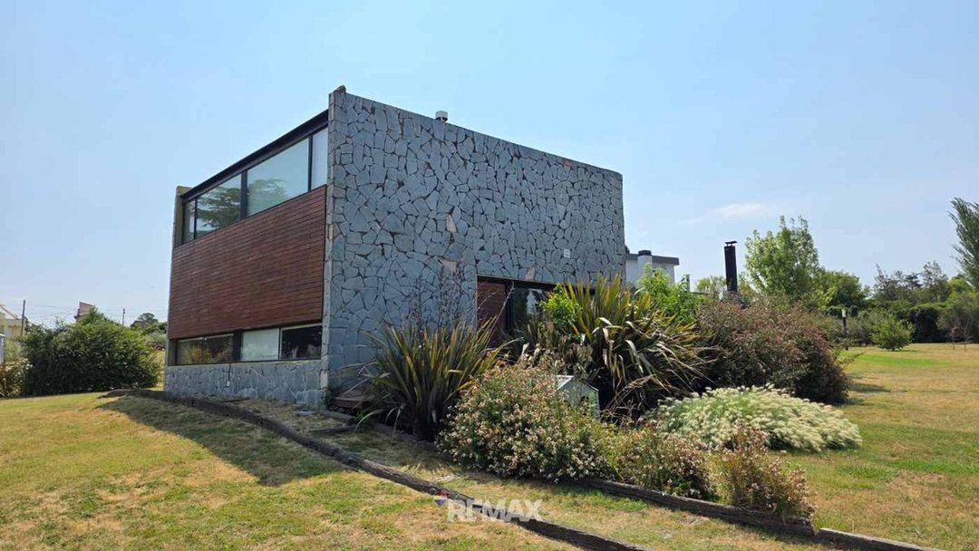 Complejo de dos duplex en B. Golf S. de la Ventana