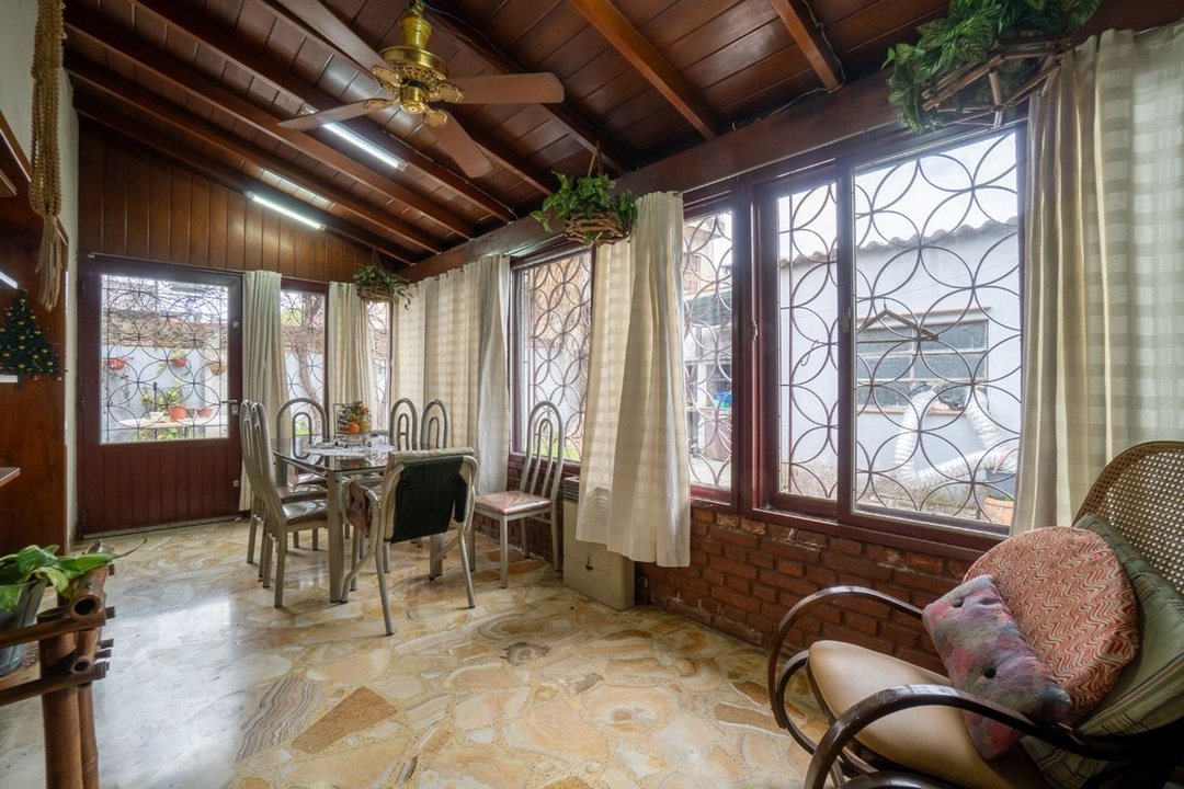 VENTA CASA 3 AMB. CASEROS  FINANCIA 50%