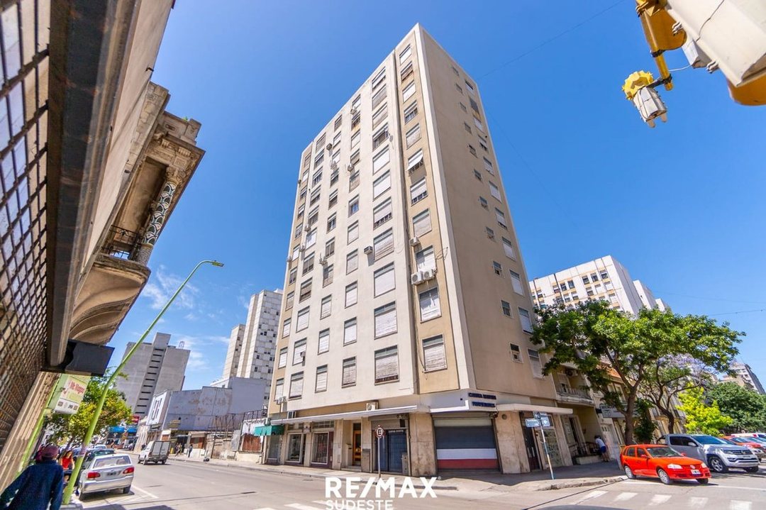 VENTA SEMIPISO EN EL CENTRO DE LA CIUDAD