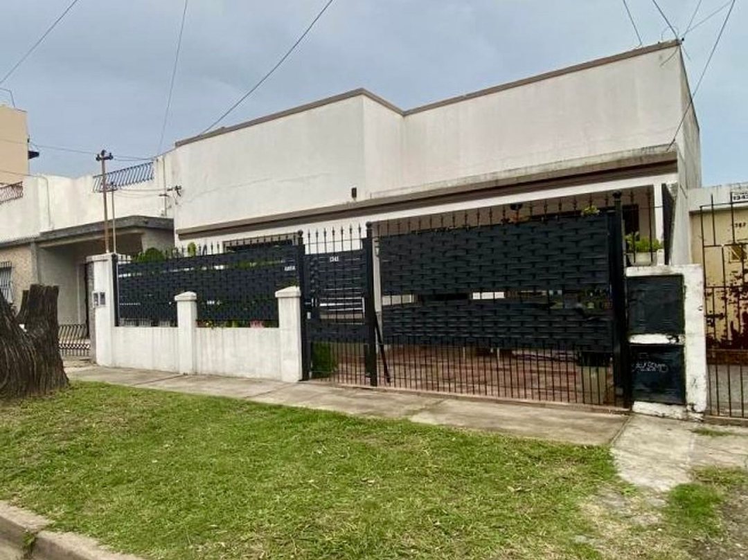 VENTA PH 4 AMBIENTES PALOMAR MORON C/ PATIO