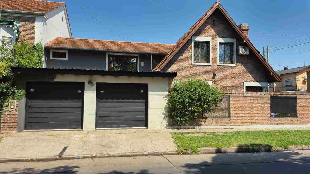 VENTA CASA 5 AMB COCHERA HURLINGHAM PERMUTA