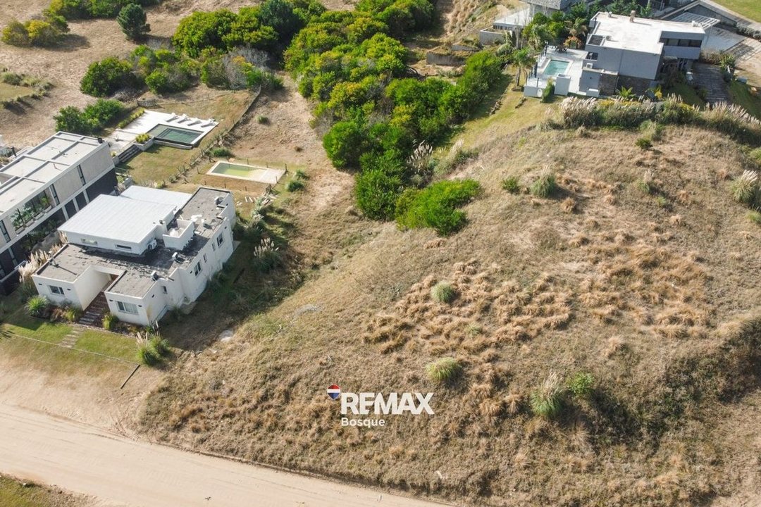VENTA DE LOTE EN EL BARRIO GOLF DE COSTA ESMERALDA