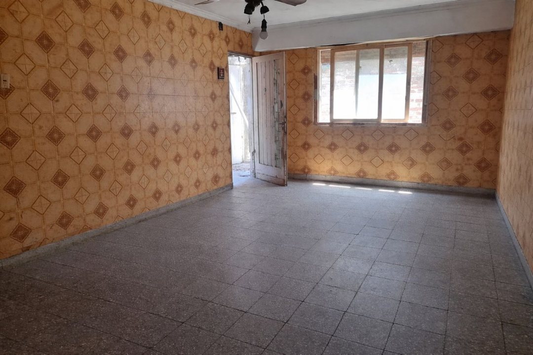 Venta casa interna a refaccionar o demoler.