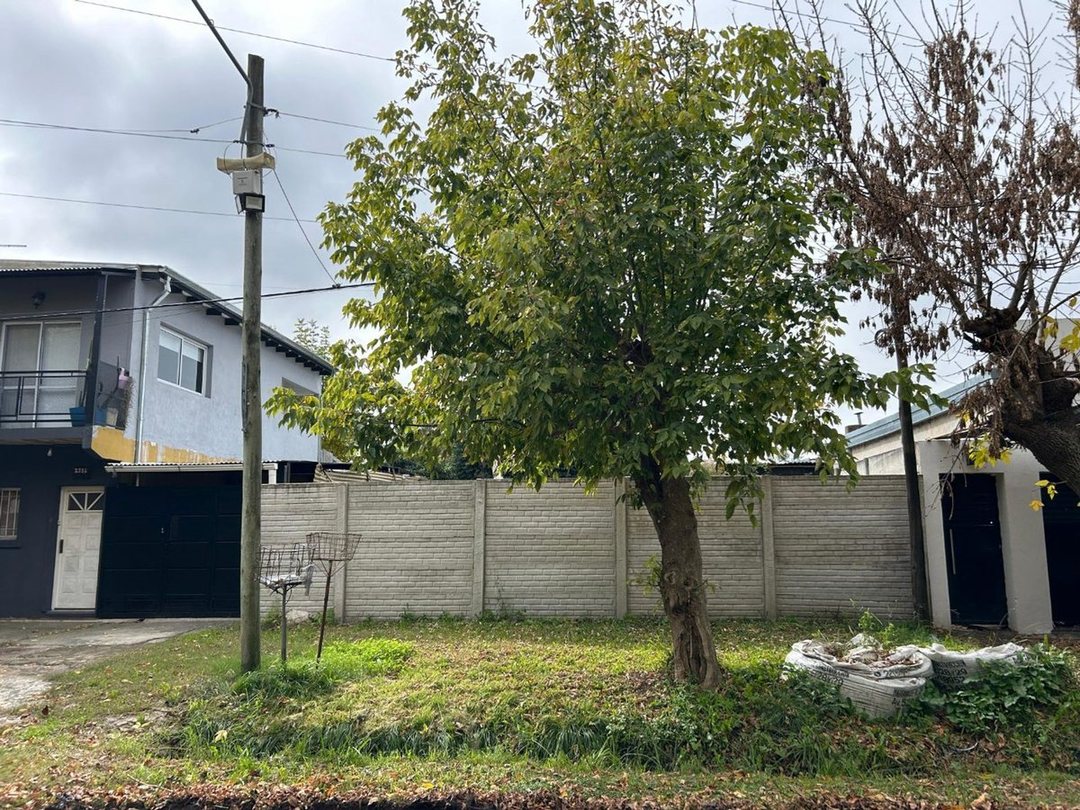 Lote en venta en Hernandez La Plata