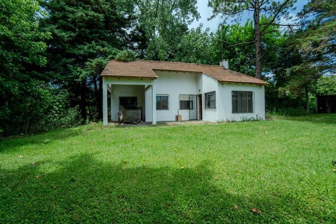 Casa en venta, Sicardi. 3 dormitorios y parque