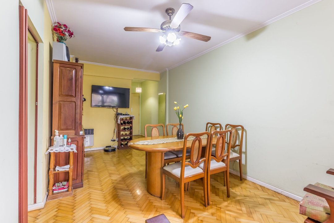 Departamento 4 ambientes Almagro balcon y patio
