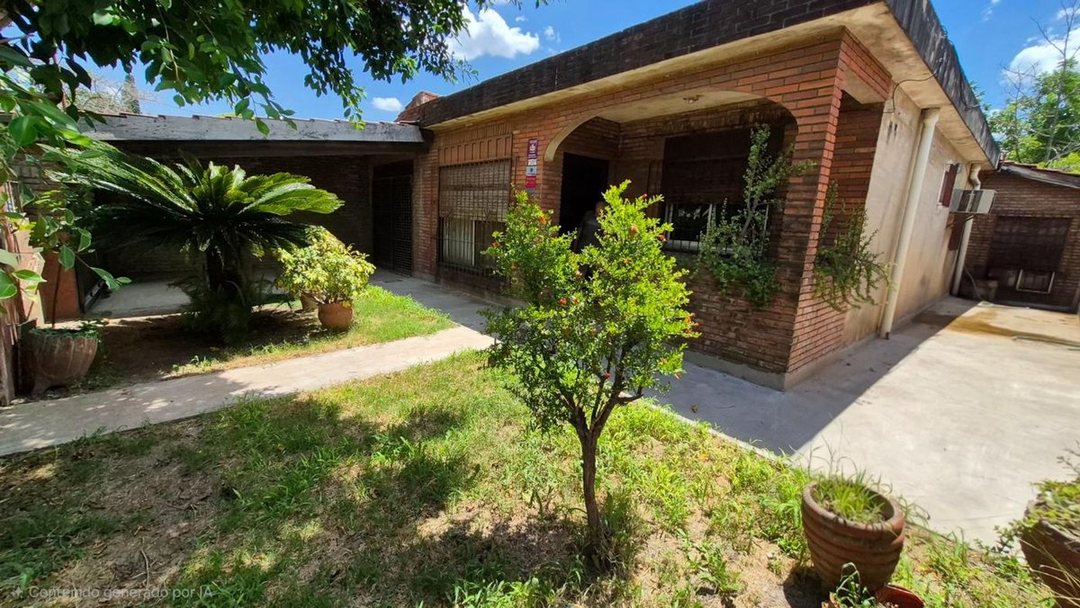 Venta Casa 5 Ambientes con Terreno libre