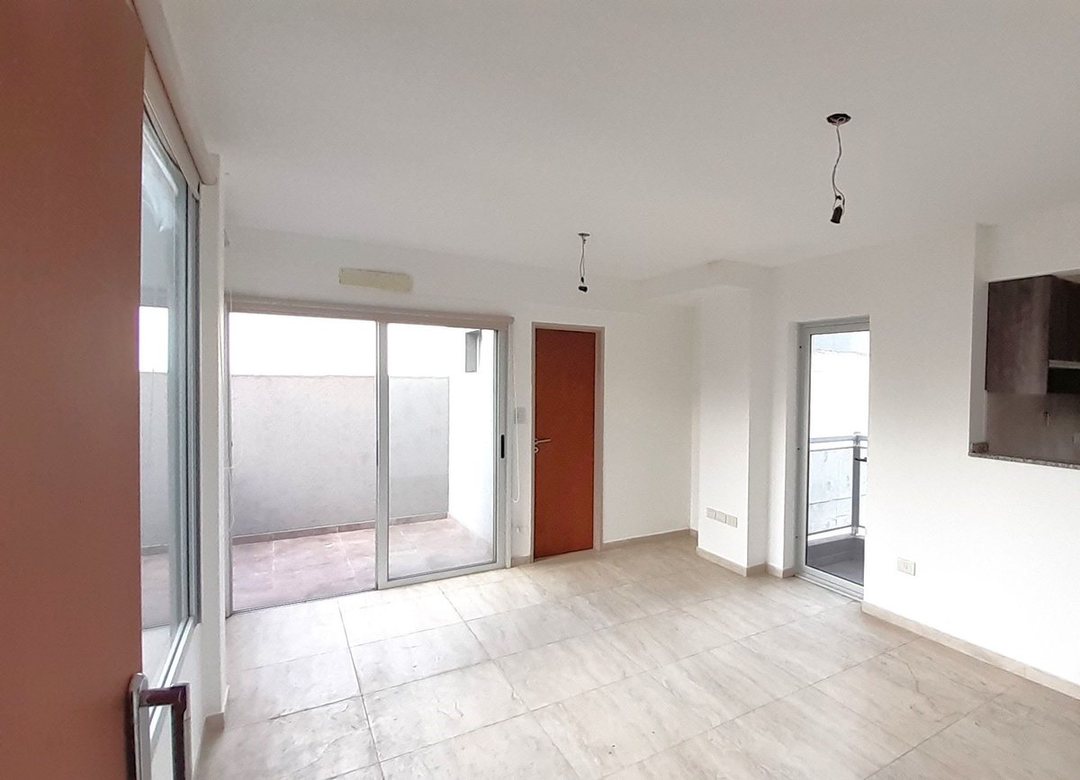 MONOAMBIENTE VENTA MORÓN BALCÓN ATERRAZADO