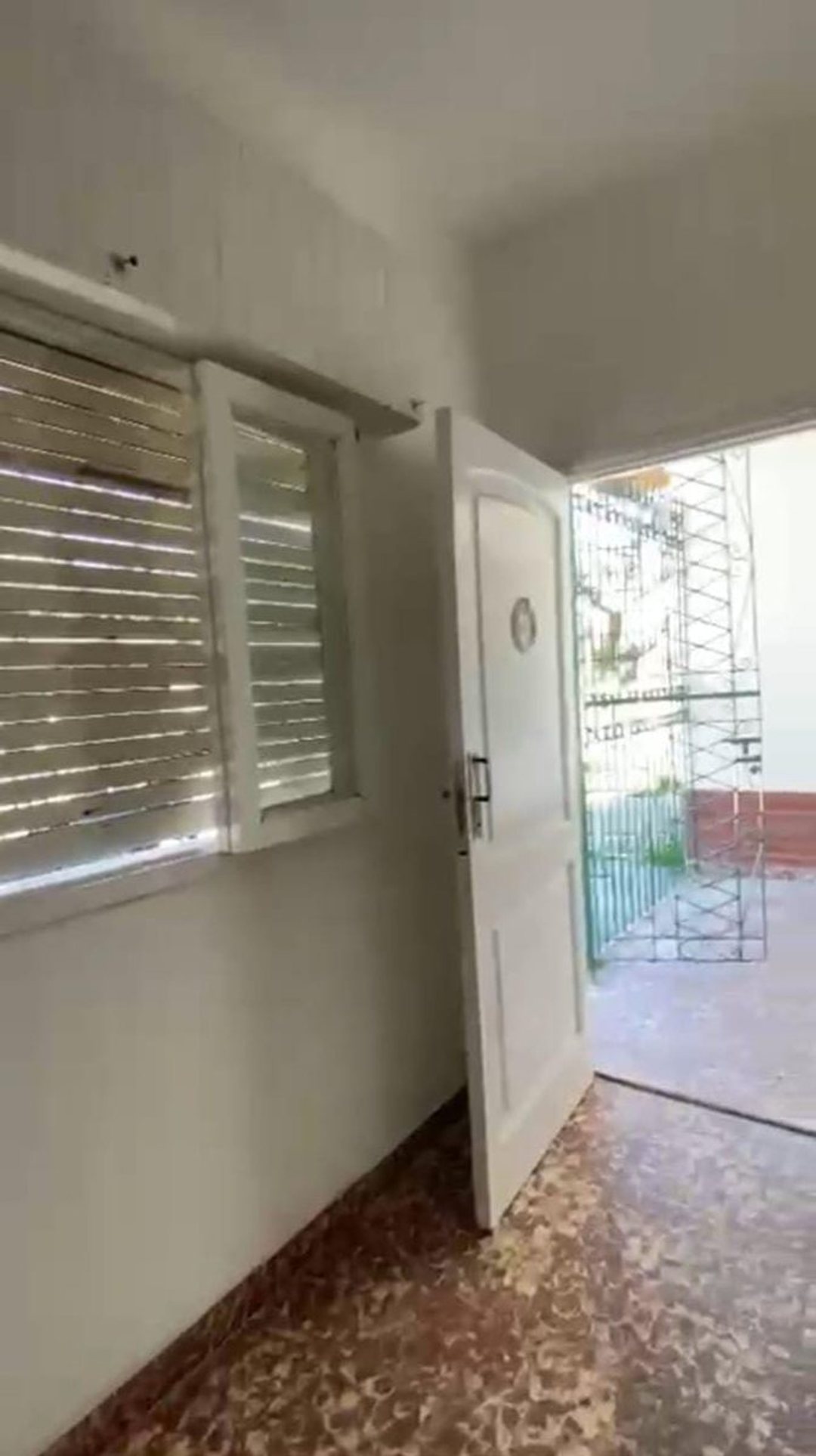 CASA 3 AMBIENTES VENTA GRAND BOURG  GALERIA JARDIN