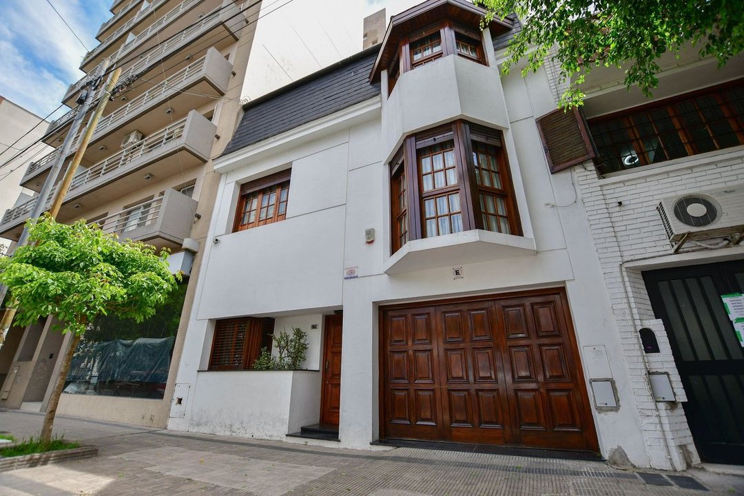 CASA EN VENTA LA PLATA