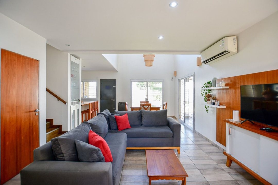 CASA EN VENTA GONNET