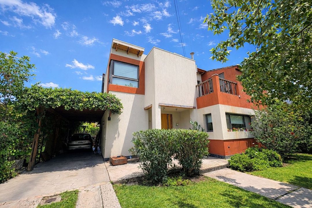 Club de Campo Excelente Casa en Venta, Mendoza