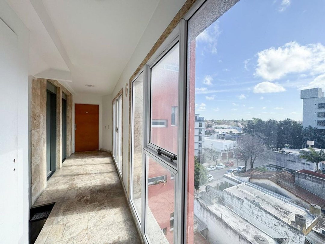 VENTA DEPARTAMENTO 3 AMBIENTES C/ COCHERA EN MORON