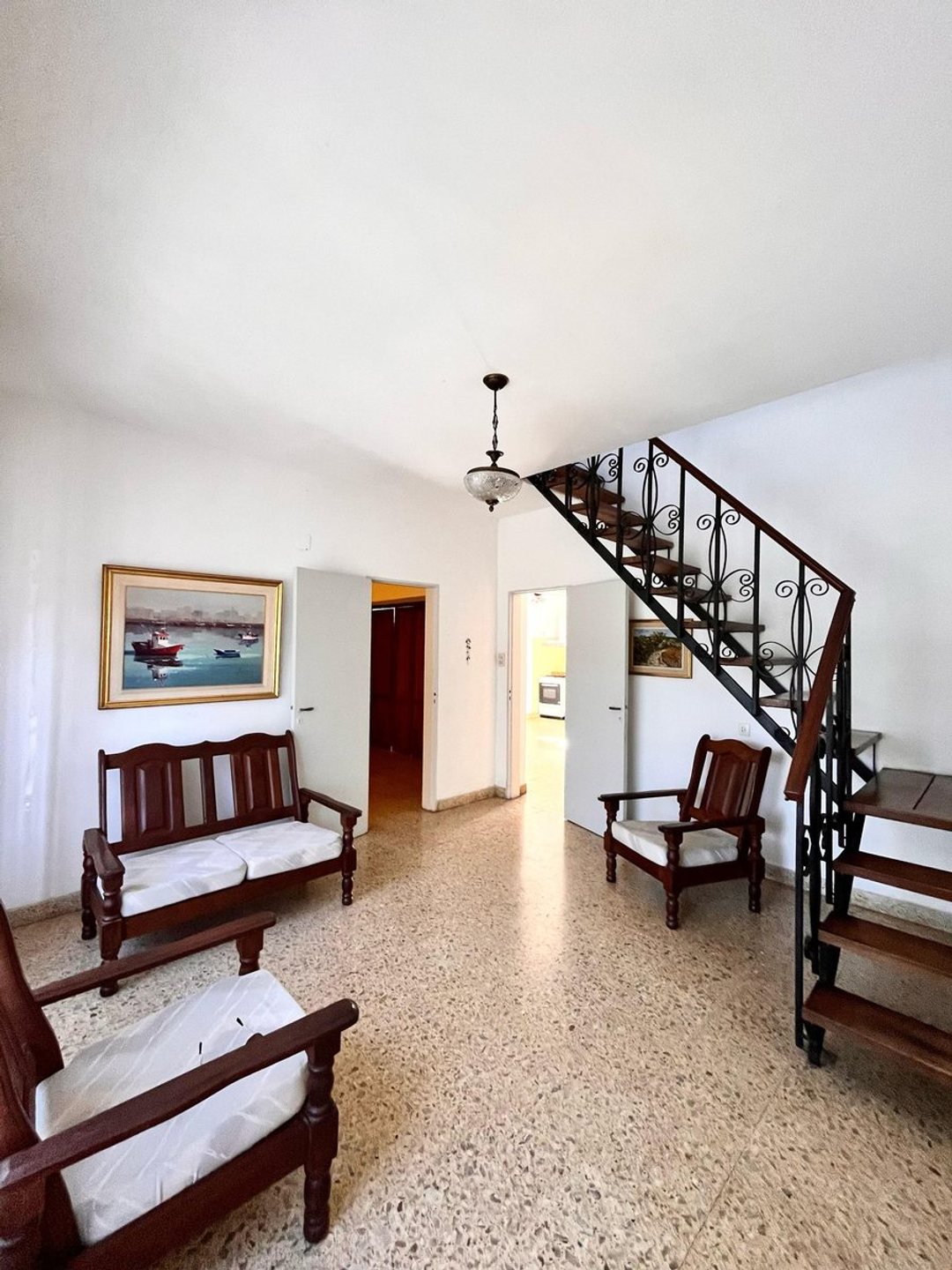VENTA CASA 3 DORMITORIOS CON COCHERA Y PATIO