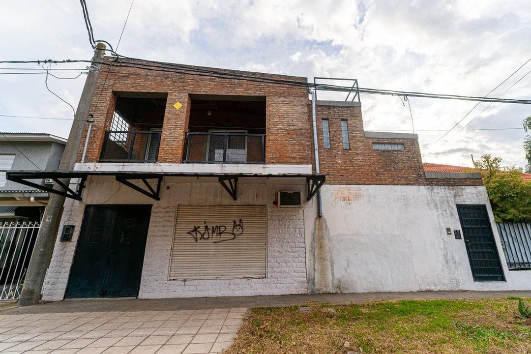 LOCAL COMERCIAL Y DEPÓSITO EN VENTA EN FISHERTON