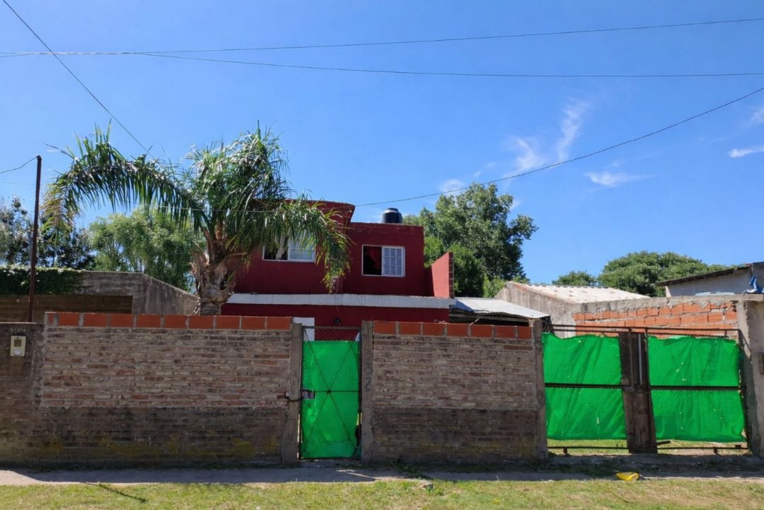 CASA 4 AMBIENTES EN VENTA EN SPEGAZZINI