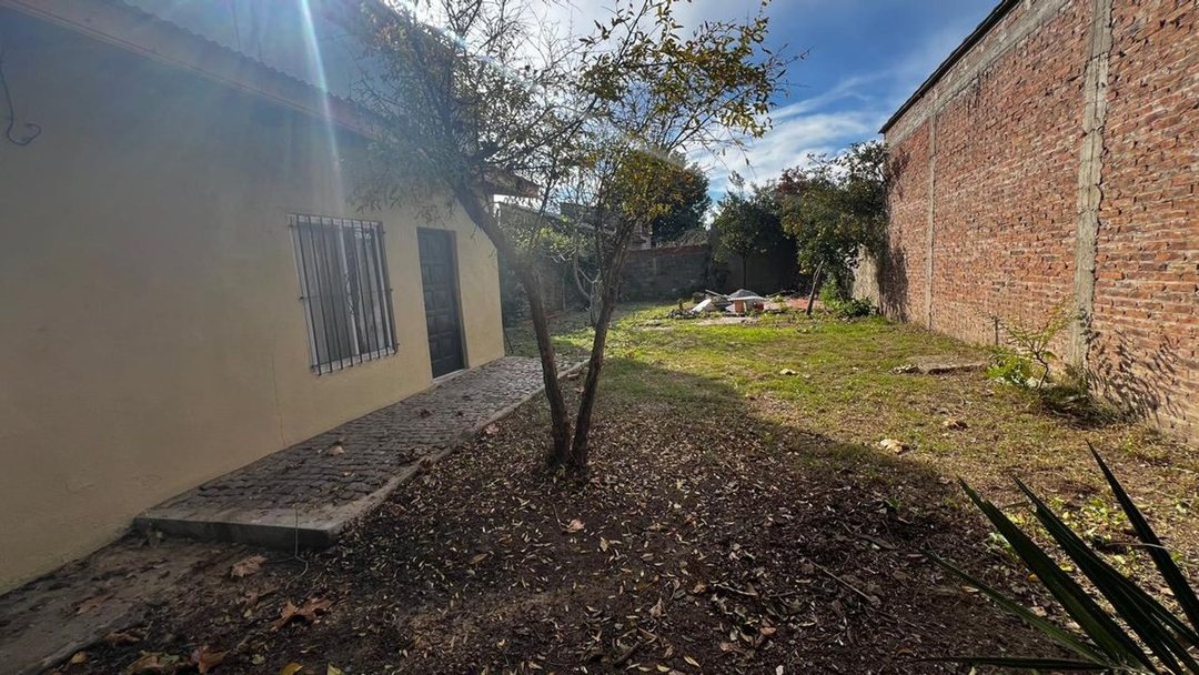 VENTA de TERRENO con DEPTO en BERAZATEGUI