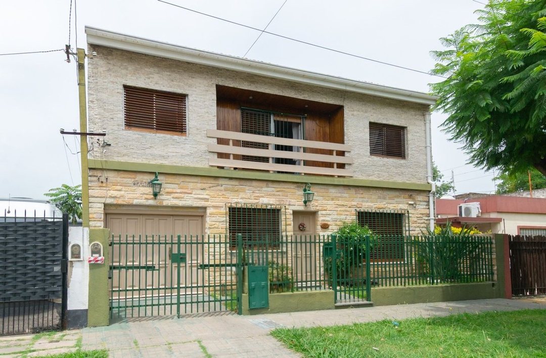 VENTA CASA 5 AMBIENTES GRAN PARQUE CASTELAR NORTE