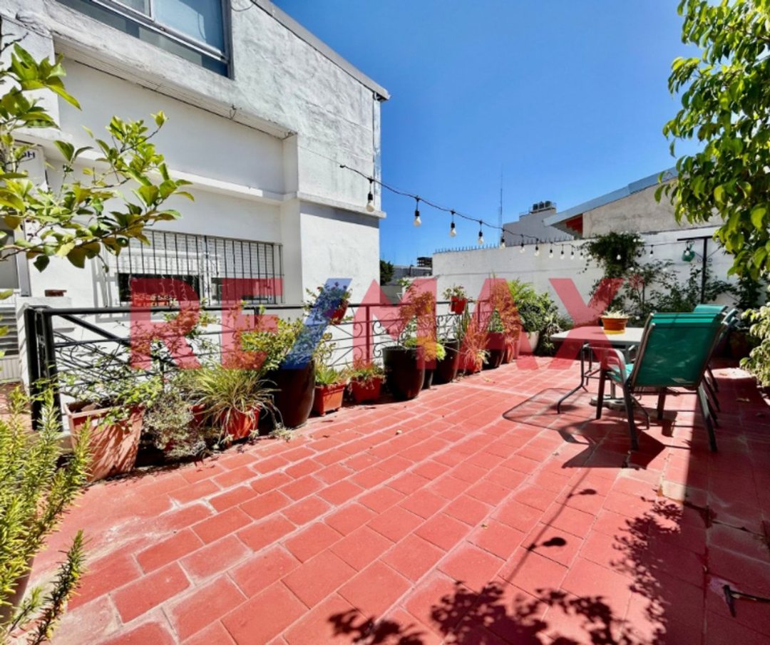 VENTA DEPTO 5 AMB C/ BALCÓN, 2 COCHERAS Y PATIO