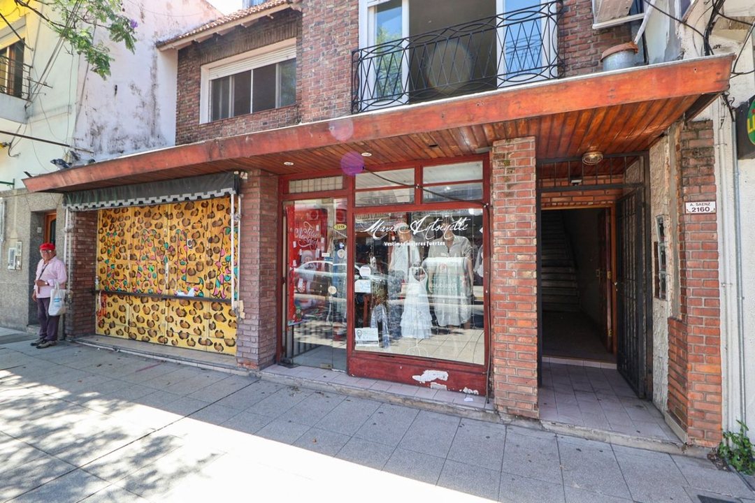 VENTA  2 LOCALES COMERCIALES Y CASA 5 amb / PARQUE