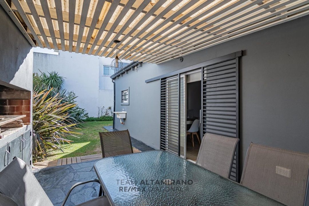 CASA EN VENTA 2 DORMITORIOS