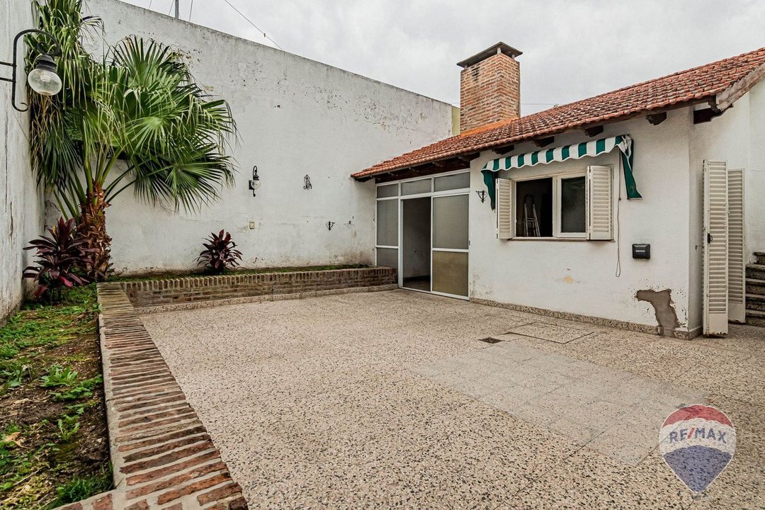 CASA EN VENTA 2 DORMITORIOS - LA PLATA