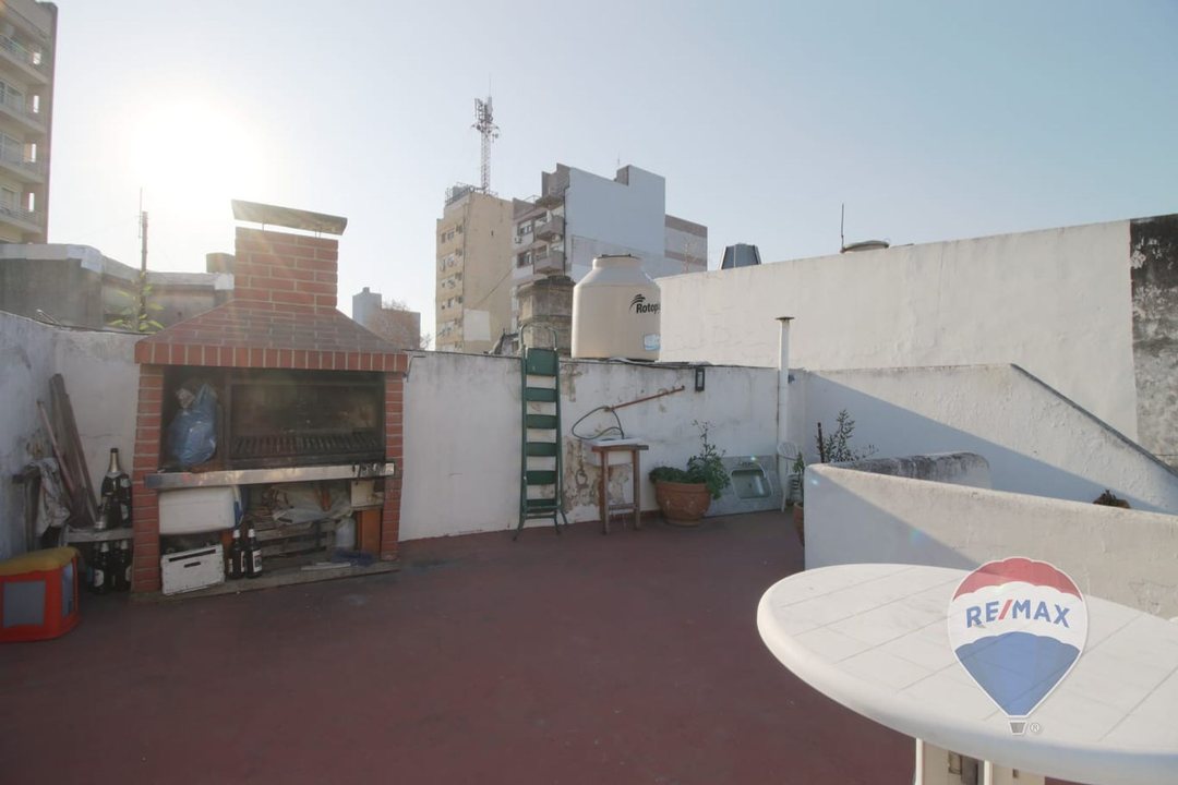 VENTA 3 PHs FLORESTA EN LOTE PROPIO ACEPTA PERMUTA
