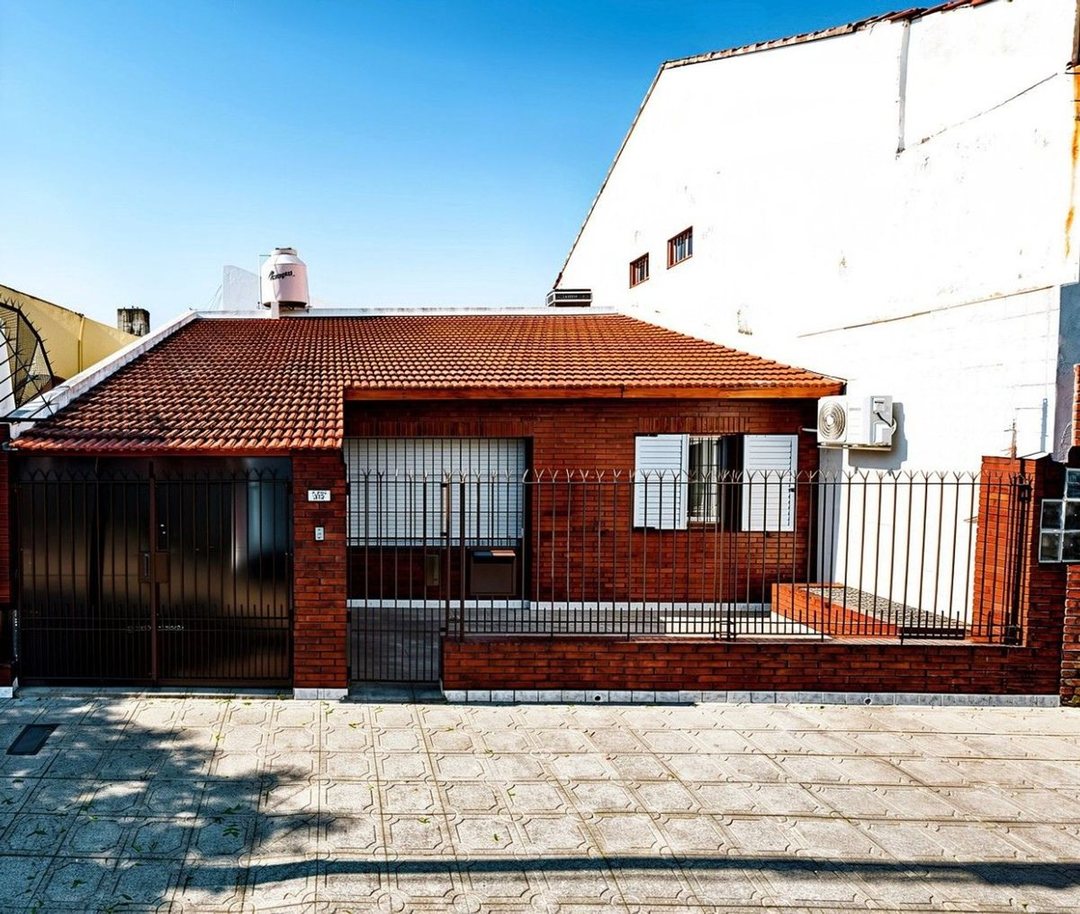 Casa 4 ambientes en venta Bernal apto credito