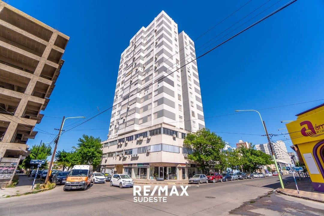 VENTA- DEPARTAMENTO 3 DORMITORIOS -CENTRO