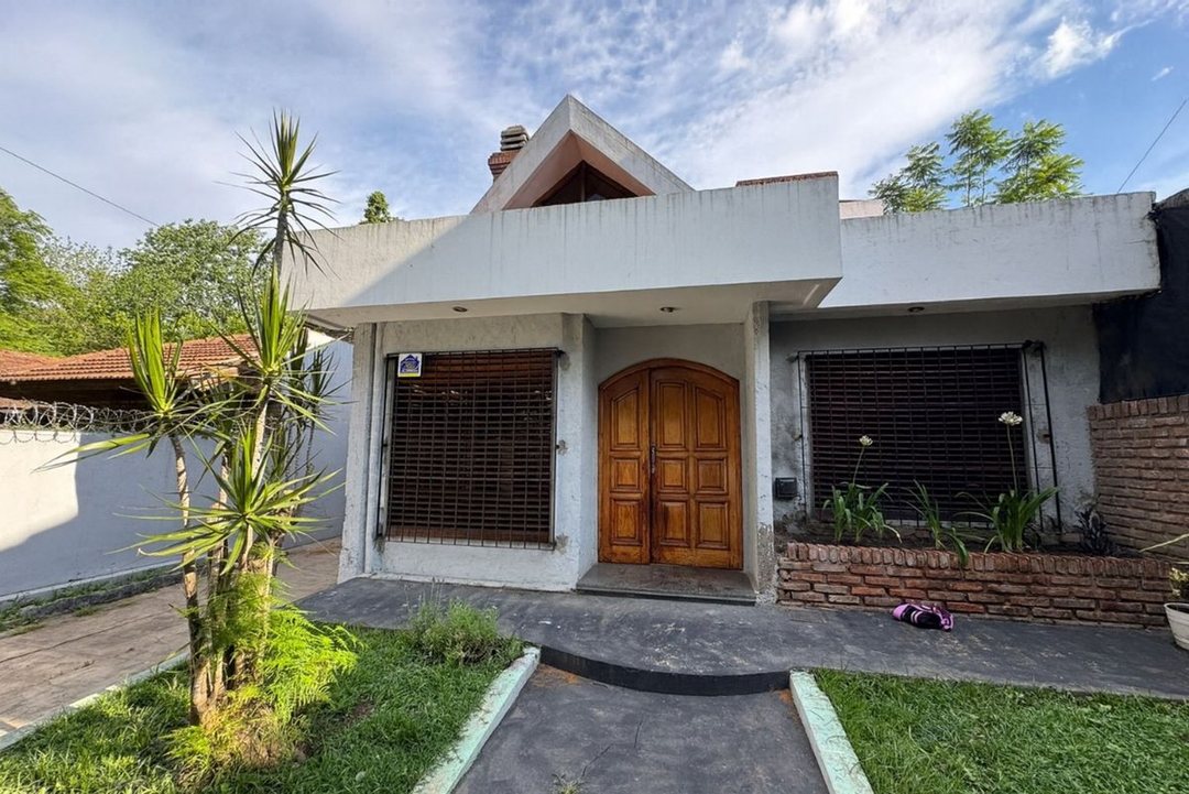 CASA EN VENTA BERAZATEGUI