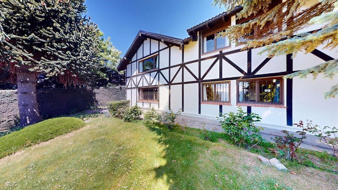 Casa sobre Av Bustillo con vista al lago
