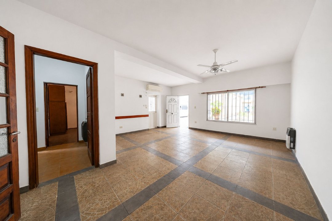 CASA EN VENTA 3 DORMITORIOS  ZONA SUR