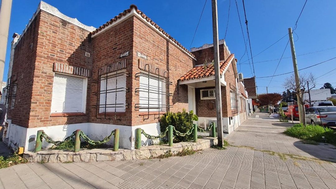 CASA DE DOS DORMITORIOS EN PUNTA ALTA