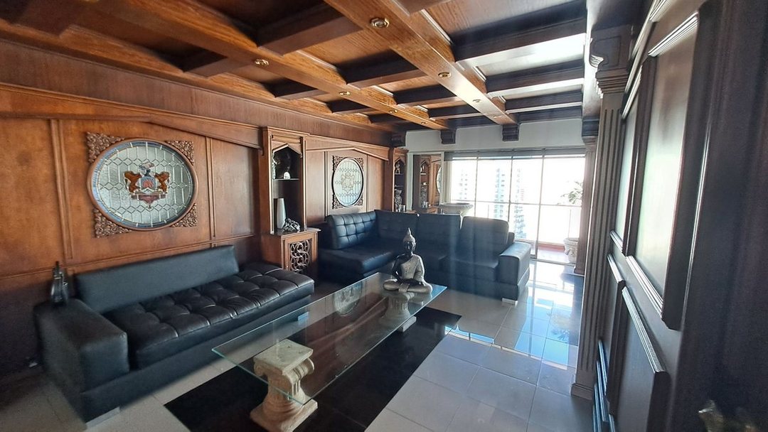 VENTA PISO 4 AMBIENTES CON HABITACIÓN DE SERVICIO