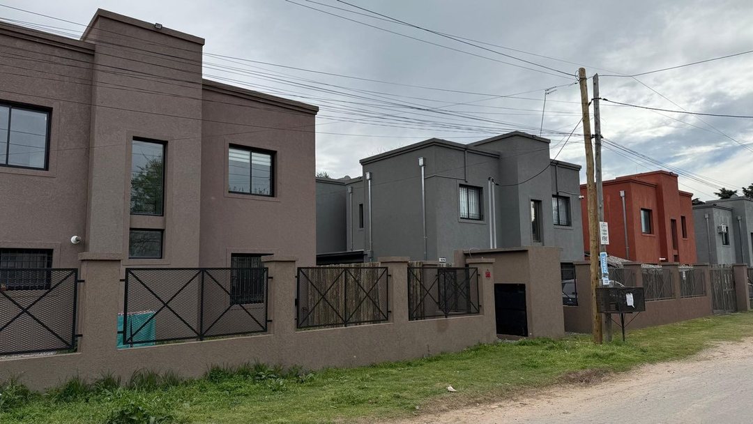 Dúplex 3 amb con jardín en Casas del Pilar