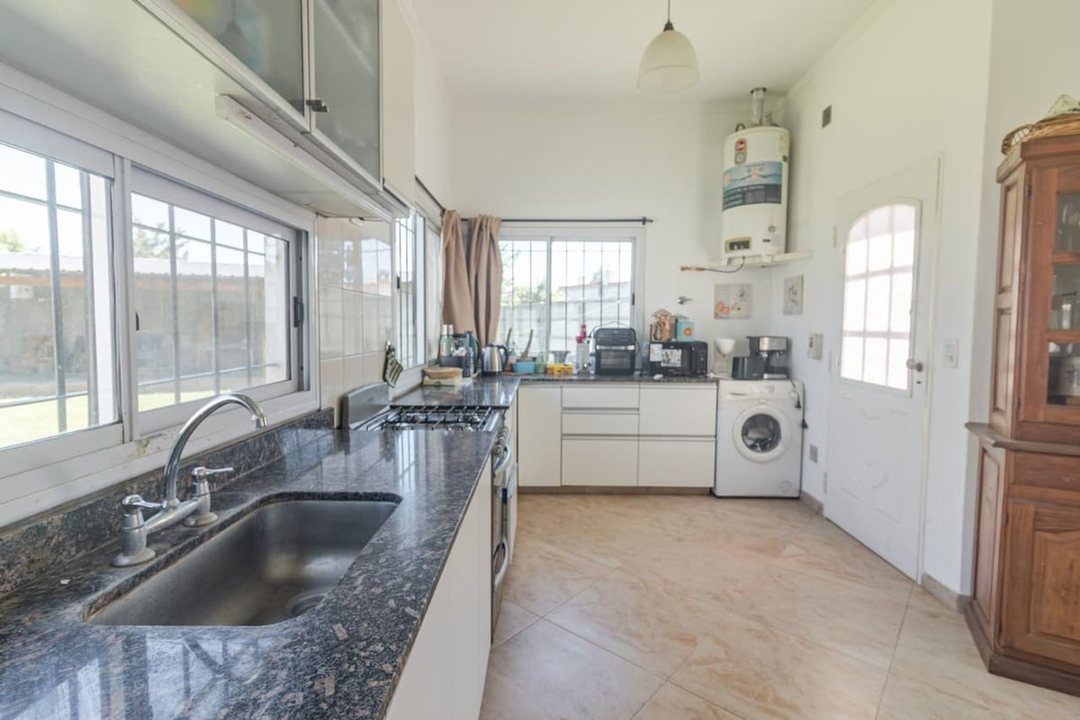 CASA EN VENTA 3 AMB PILAR,PRESIDENTE DERQUI