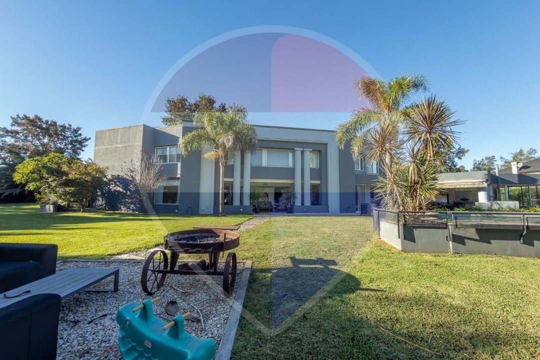 CASA EN VENTA ABRIL CLUB DE CAMPO