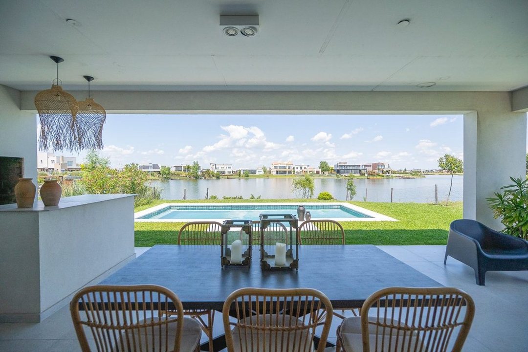 Venta Casa vista laguna 4 ambientes San Sebastián