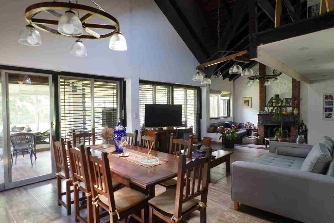 VENTA CASA 5 AMB  PILETA MANUEL ALBERTI PILAR